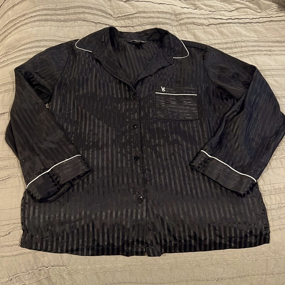 Victoria Secret’s Black Sleet Shirt